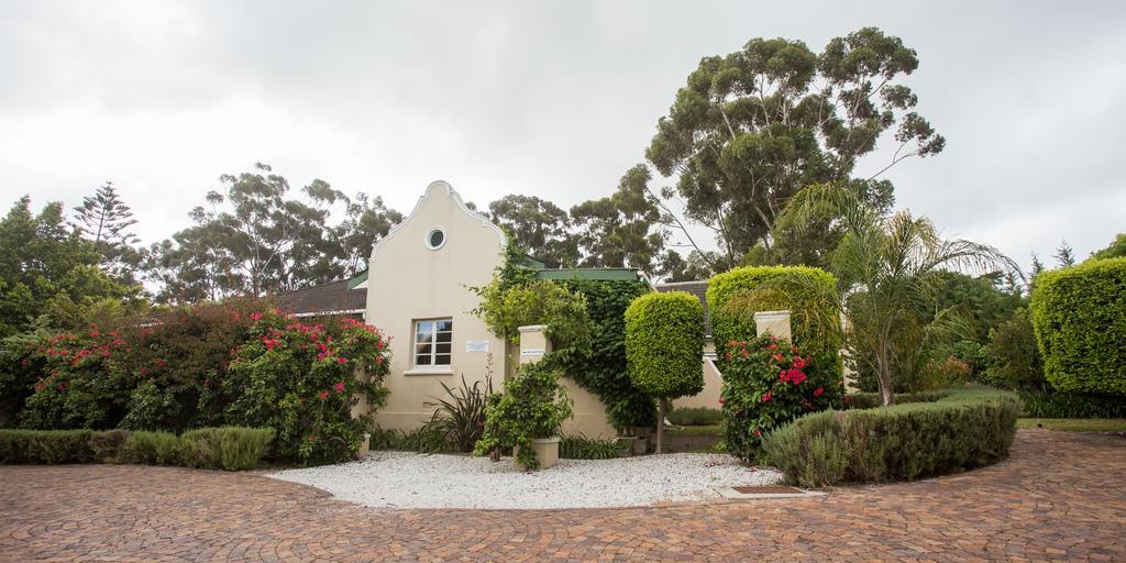 Somerset Villa Guesthouse Somerset West Exterior photo