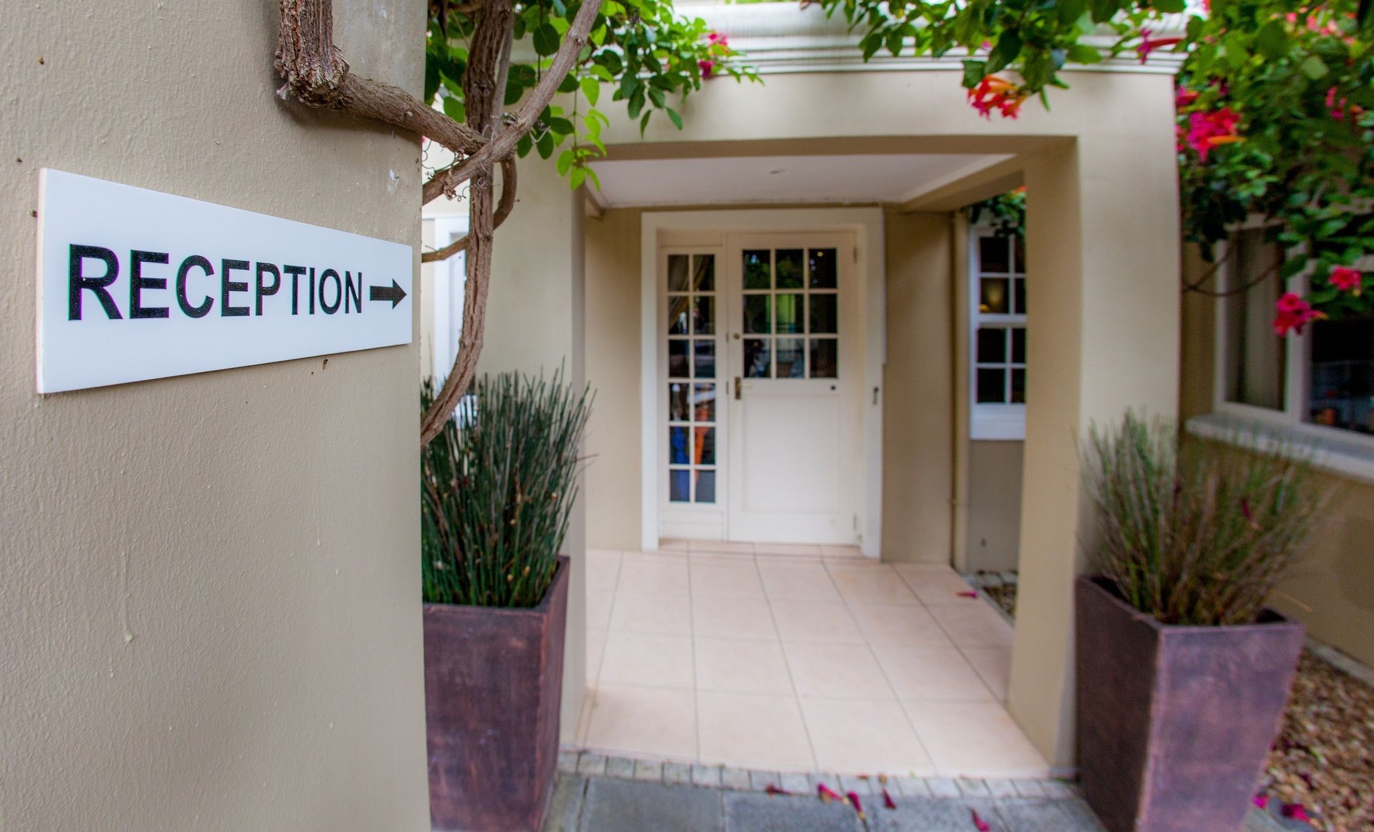 Somerset Villa Guesthouse Somerset West Exterior photo